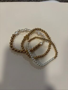 Lilly Pulitzer Elegant Gold and Pearl Beaded Bracelet Set